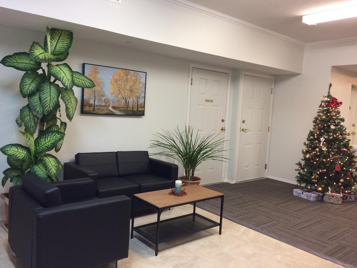 Motel Cactus Tree Oliver