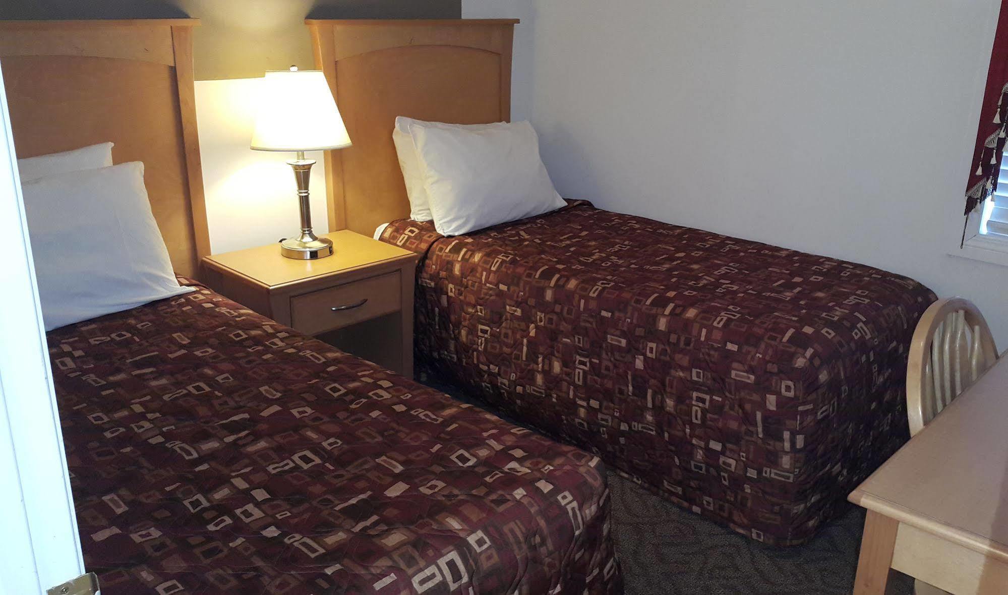 Motel Cactus Tree 2*